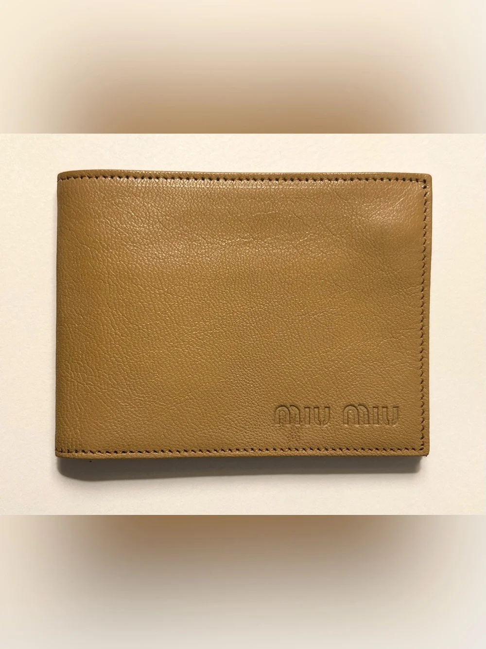 Miu Miu Portafoglio Cammello Pebbled Sheepskin Leather Tan Bifold Wallet 5M0751